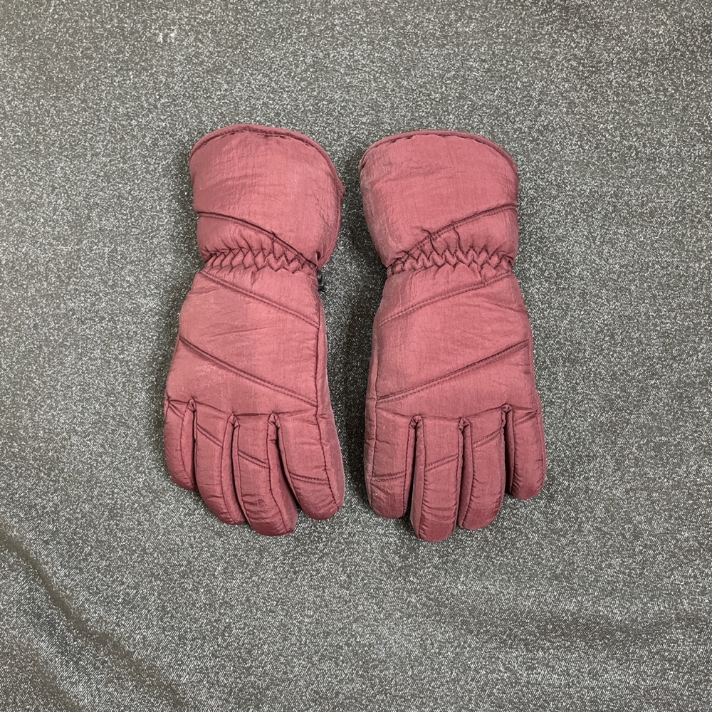 Thinsulate  Thermal insulation  maroon gloves